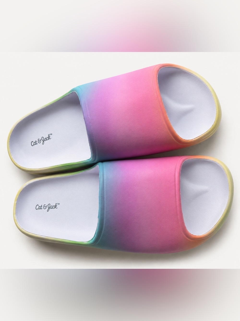 Girls’ Cat & Jack Ombré Rainbow Pastel Sport Slides 🌈✨
Size 4 | NWT | Never worn